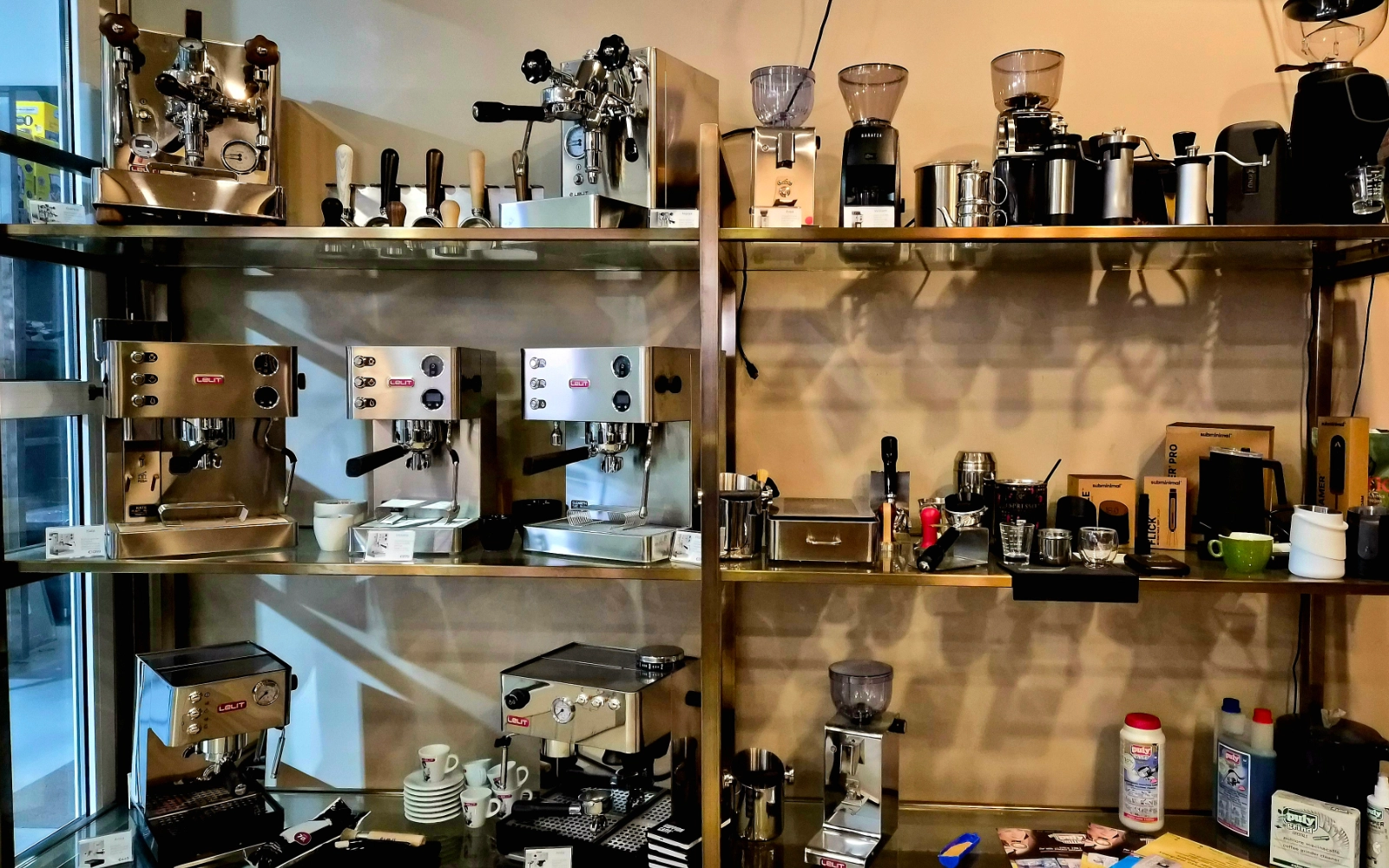 coffeeshopcy Showroom